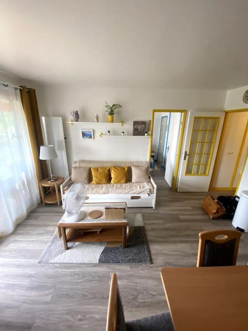 Logement Cosy, Situe Entre Ciel Et Mer Vence Exterior photo